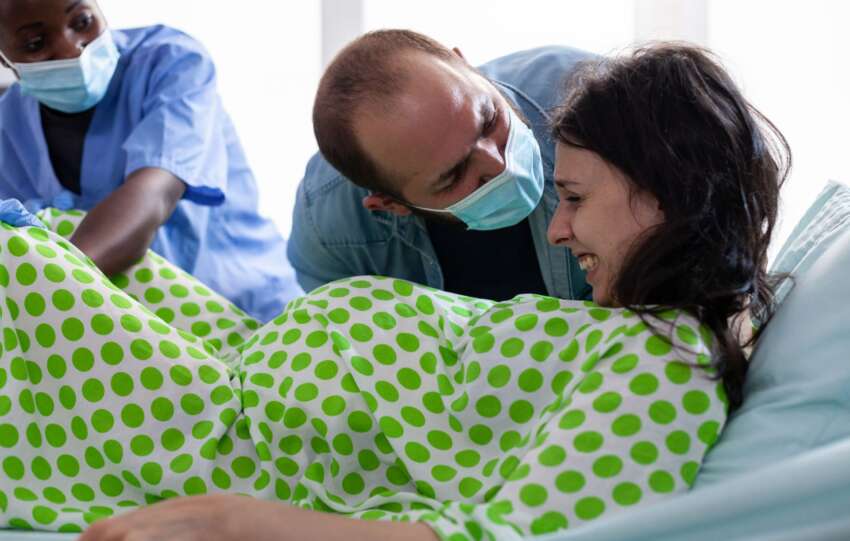 Techniki radzenia sobie z bólem – Przegląd naturalnych i medycznych metod łagodzenia bólu podczas porodu
